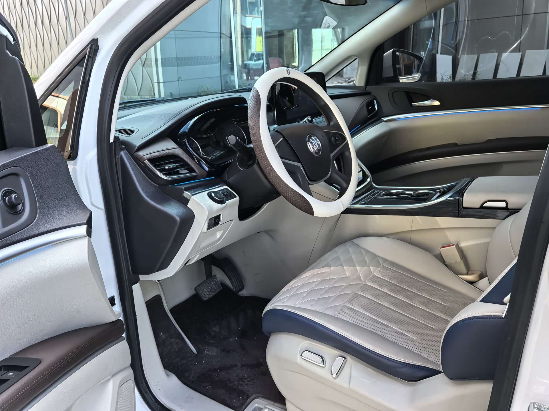 Buick GL8, 2024 4