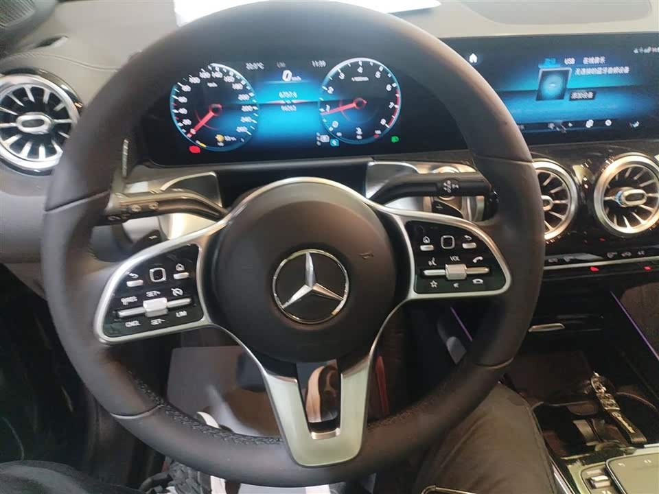 Mercedes-Benz GLB