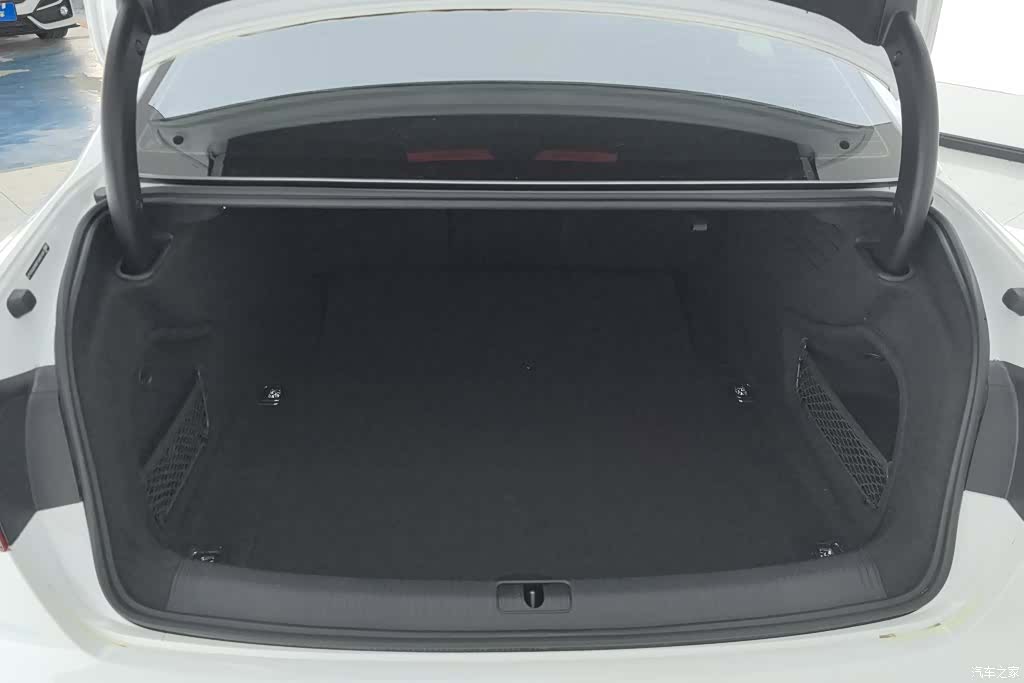 Audi A4L, 2023 4