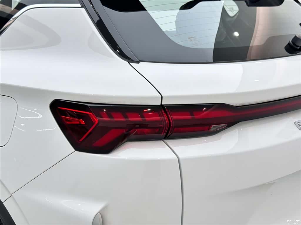 Geely Coolray, 2025 19