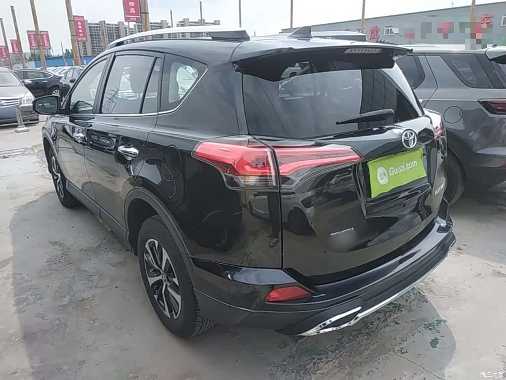 Toyota RAV4, 2018 все фото