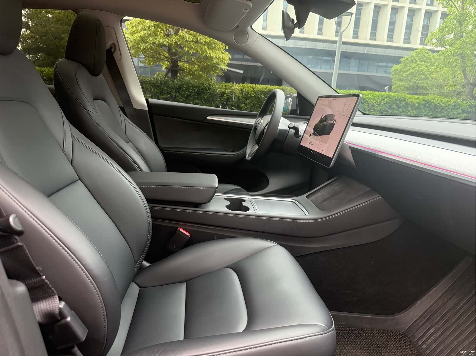 Tesla Model Y, 2023 21