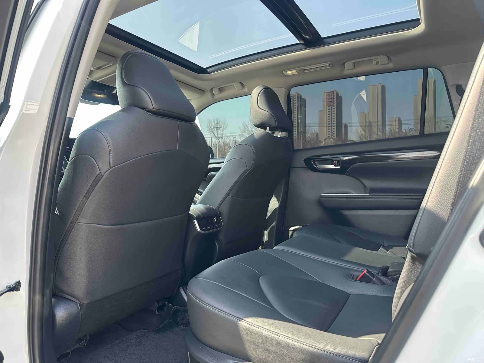 Toyota Highlander, 2024 все фото