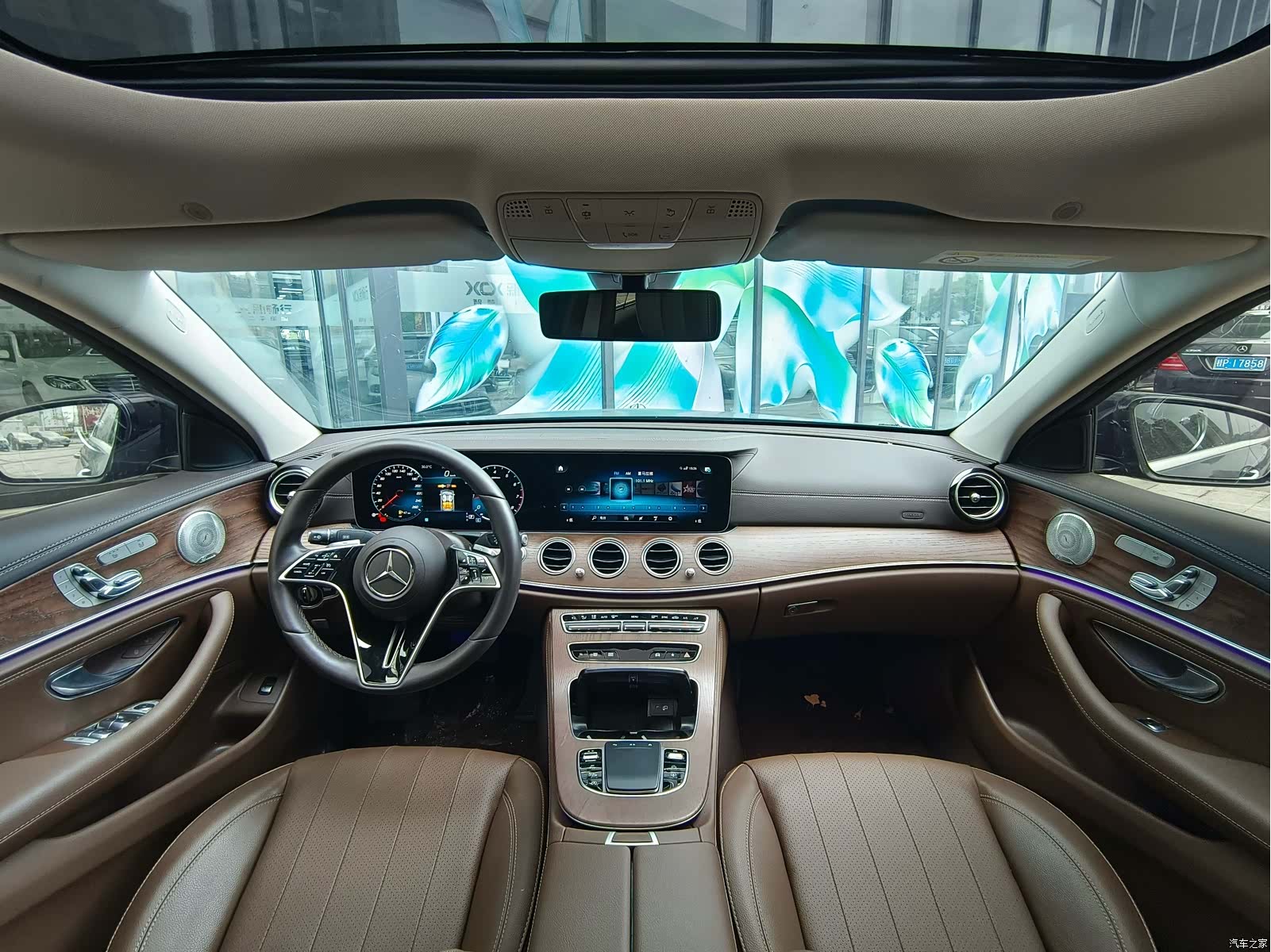 Mercedes-Benz E-Class, 2023 11