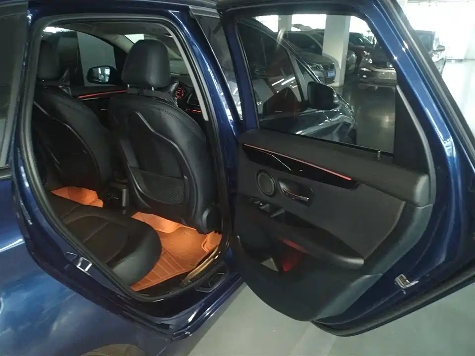 BMW 2 series station wagon