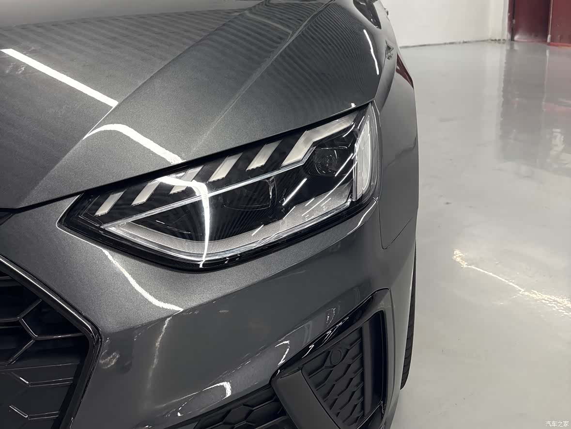 Audi A4L, 2023 все фото