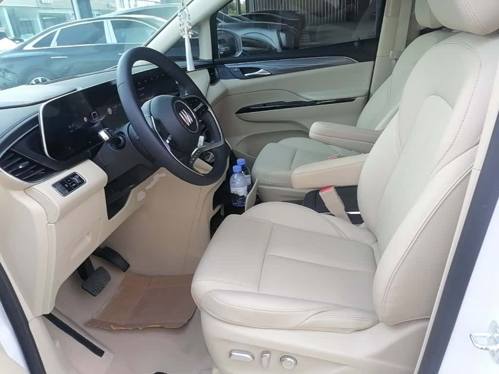 Buick GL8, 2025 11