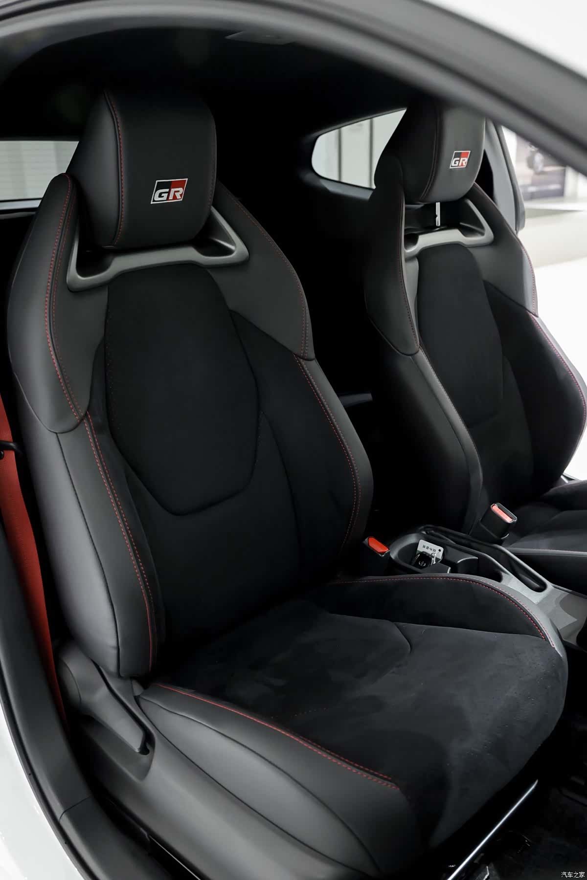 Toyota Yaris, 2026 8