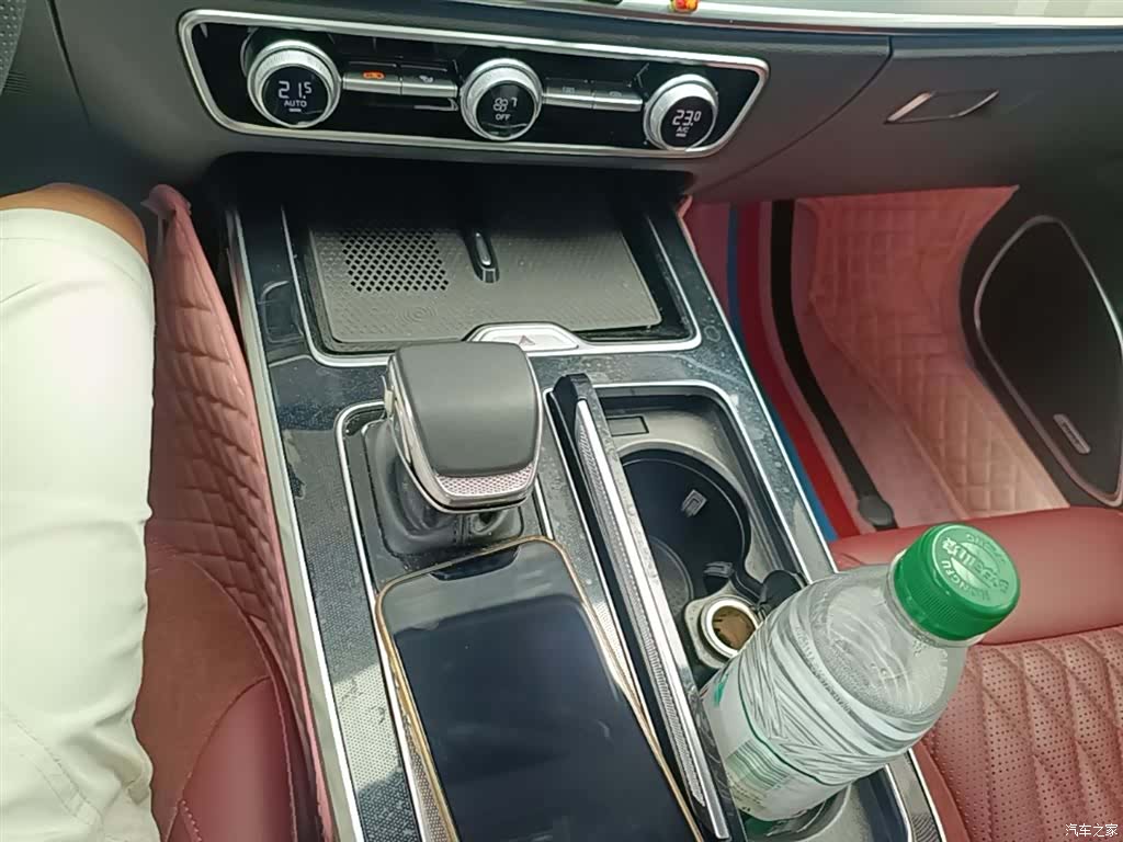 Hongqi HS5, 2023 10