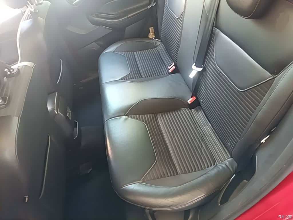 Ford Focus, 2015 17