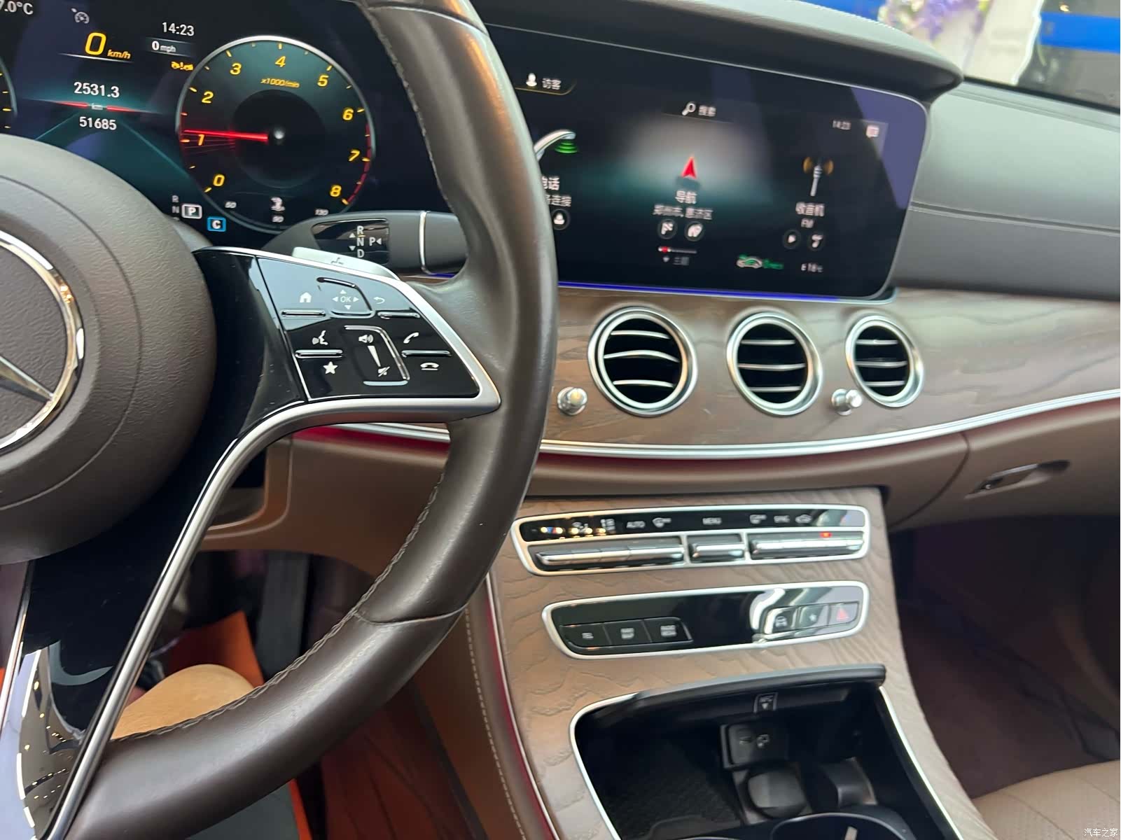 Mercedes-Benz E-Class, 2023 14