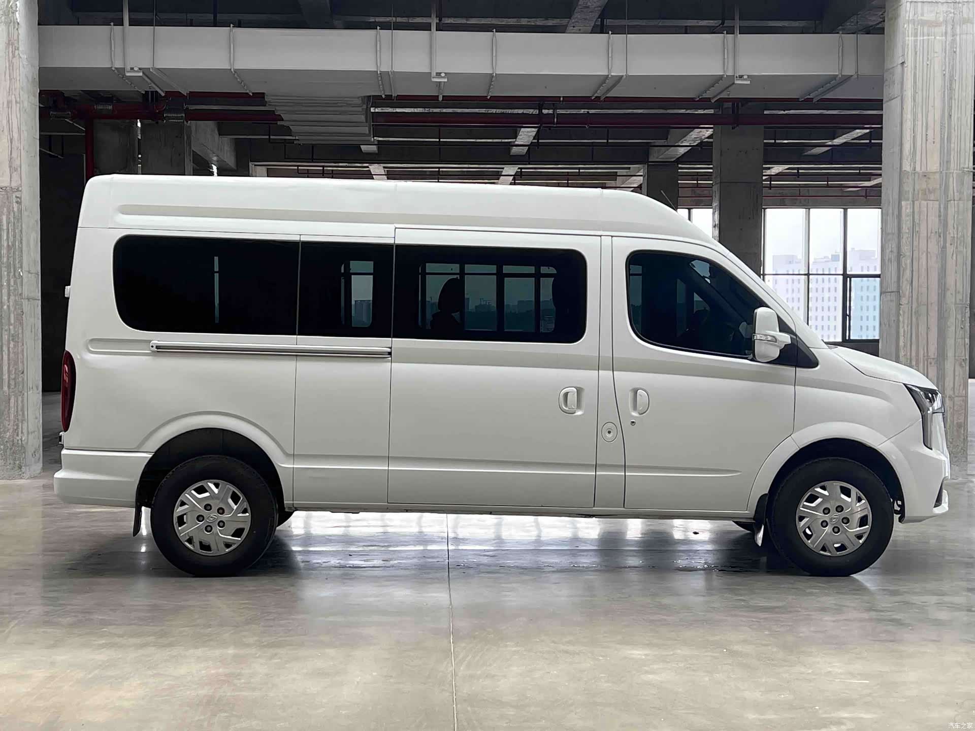 Maxus V80, 2025 14
