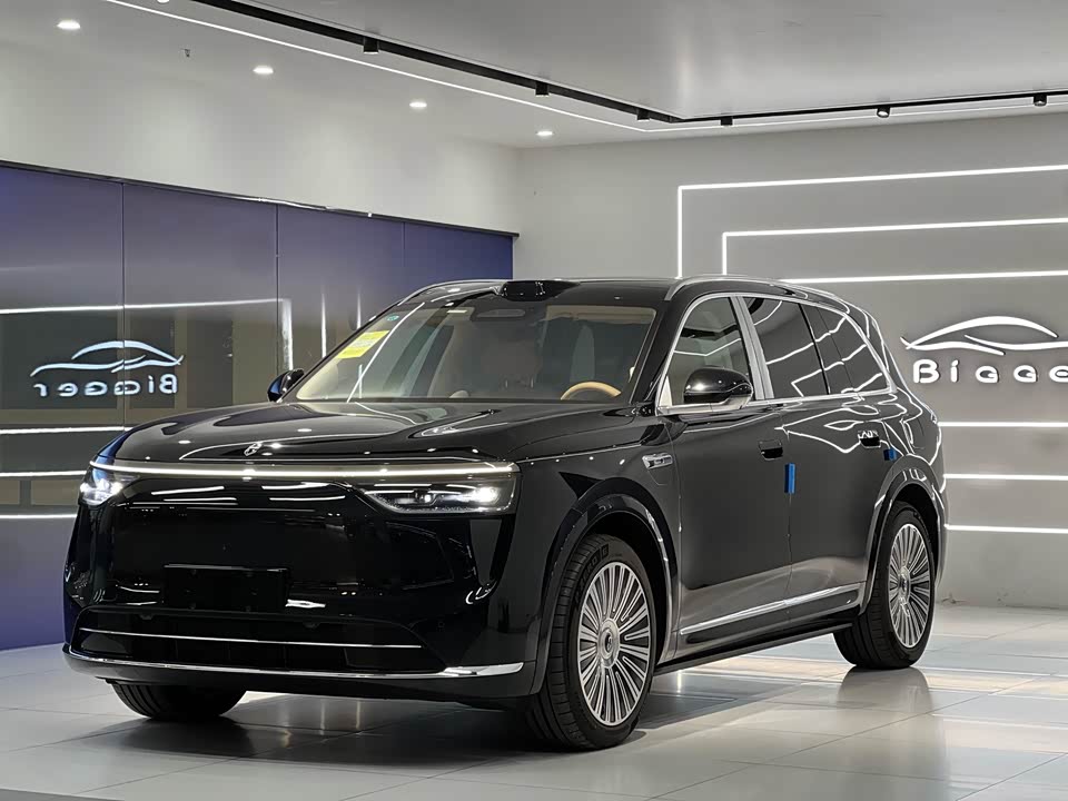 AITO Ask the world M8