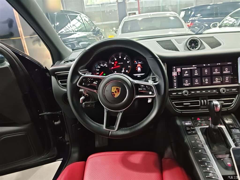 Porsche Macan, 2021 11