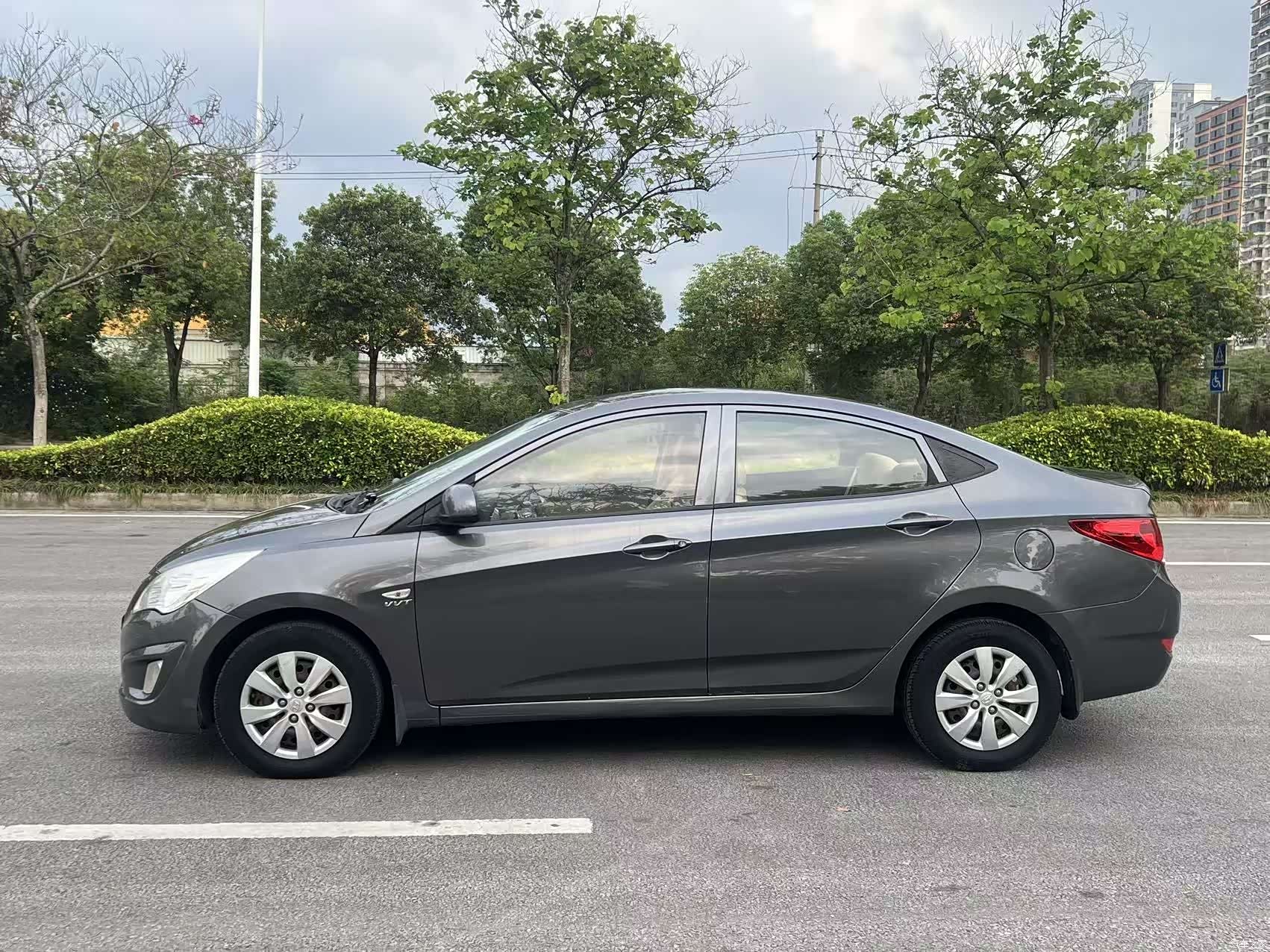 Hyundai GL, 2012 4