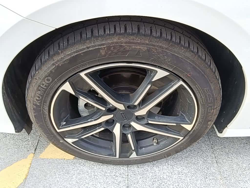 Geely Binray, 2025 23
