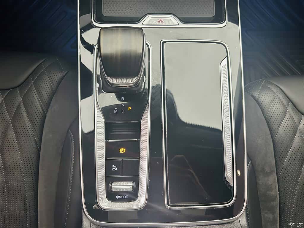 Hongqi HS5, 2024 17