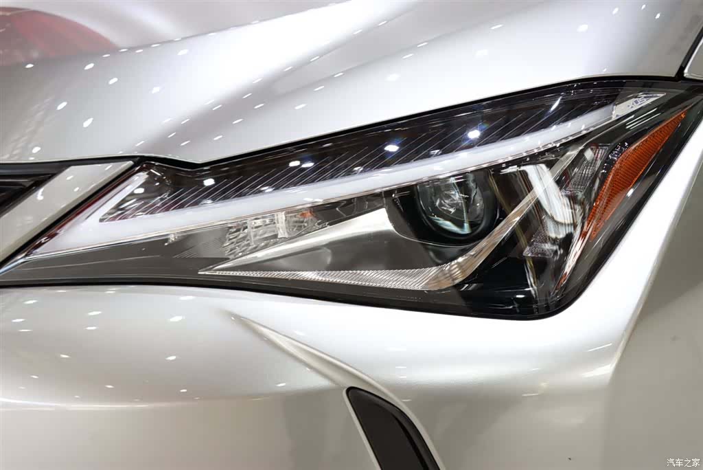 Lexus UX, 2022 18