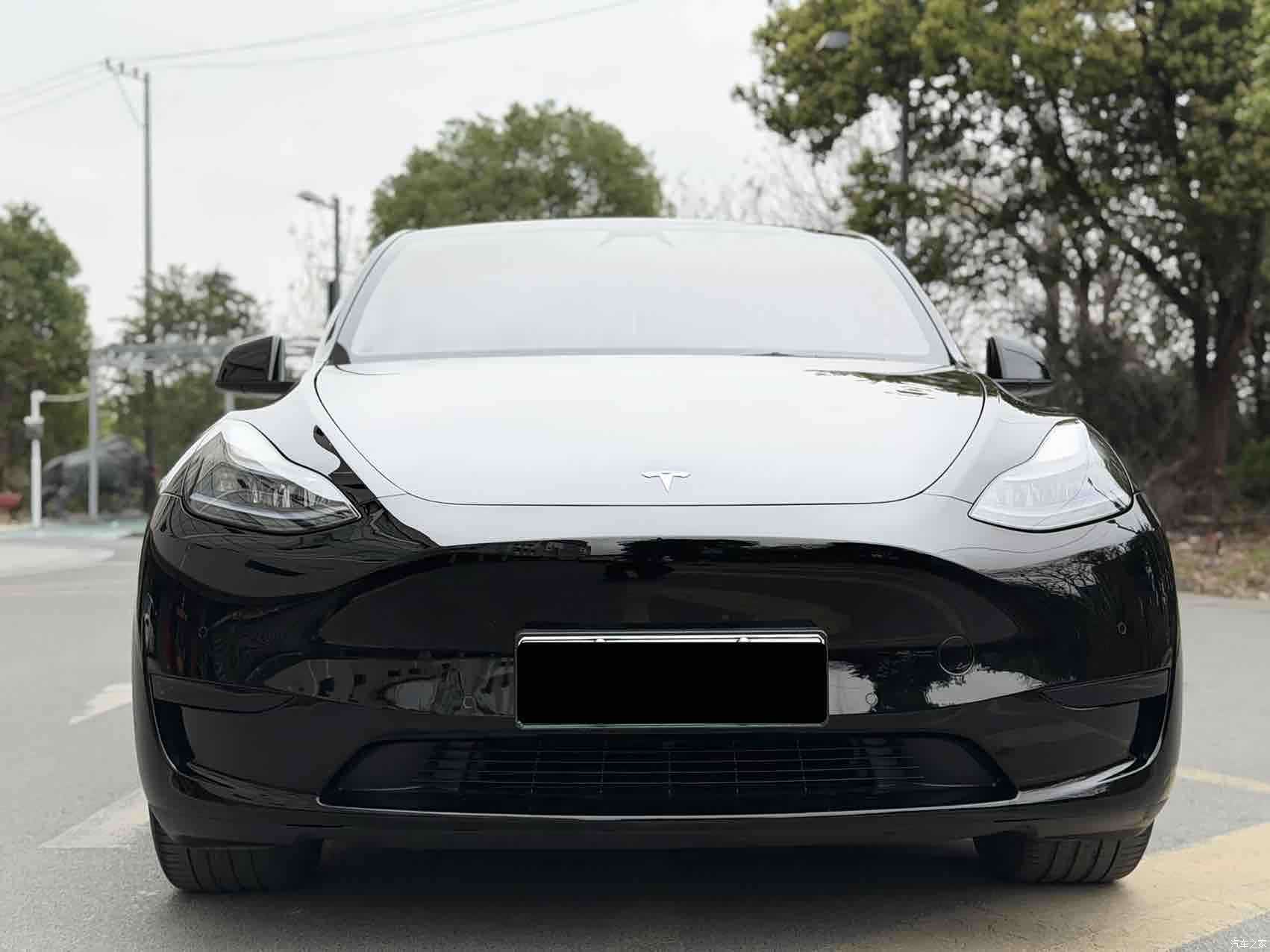 Tesla Model Y, 2023 2