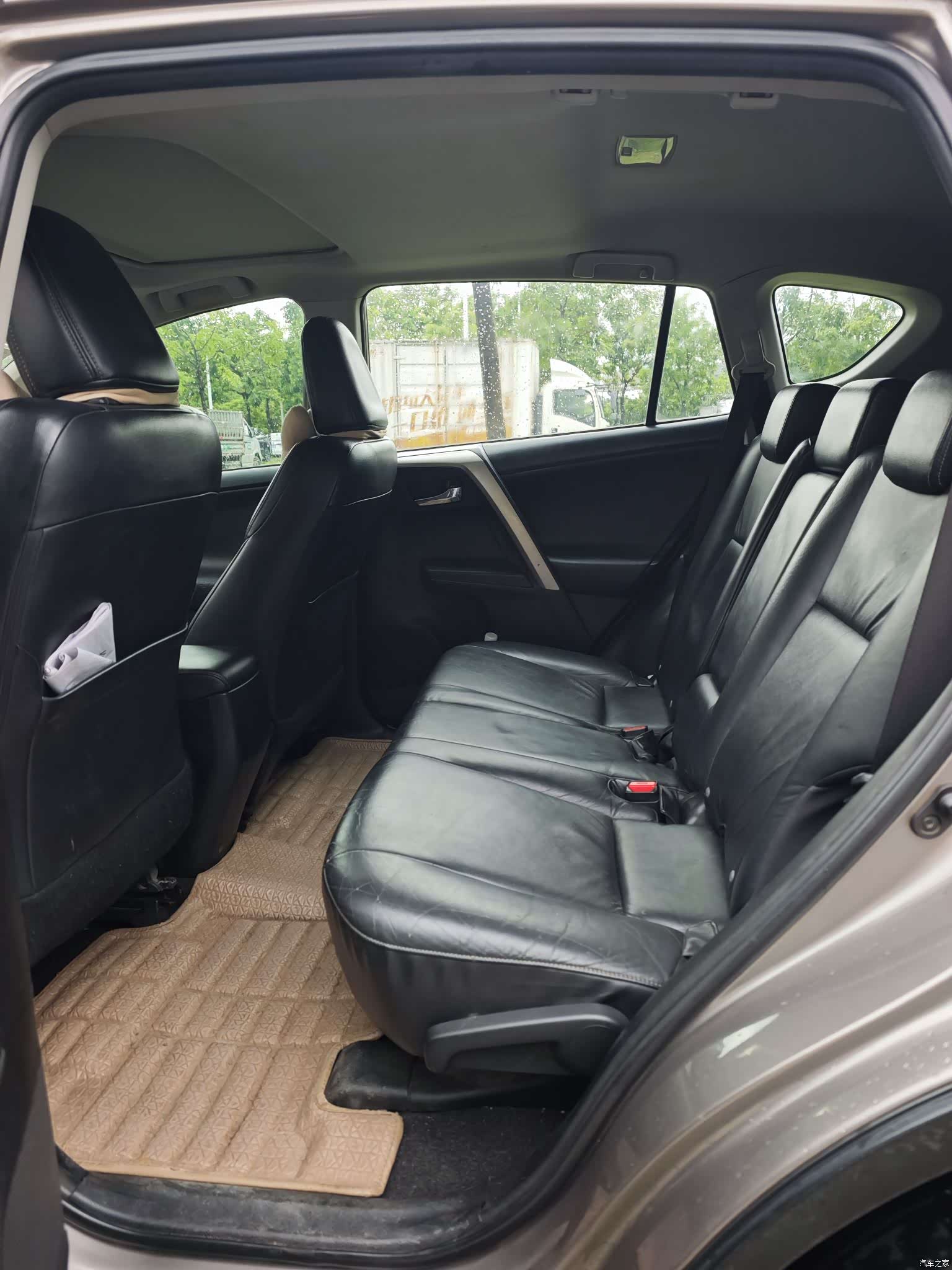 Toyota RAV4, 2013 13