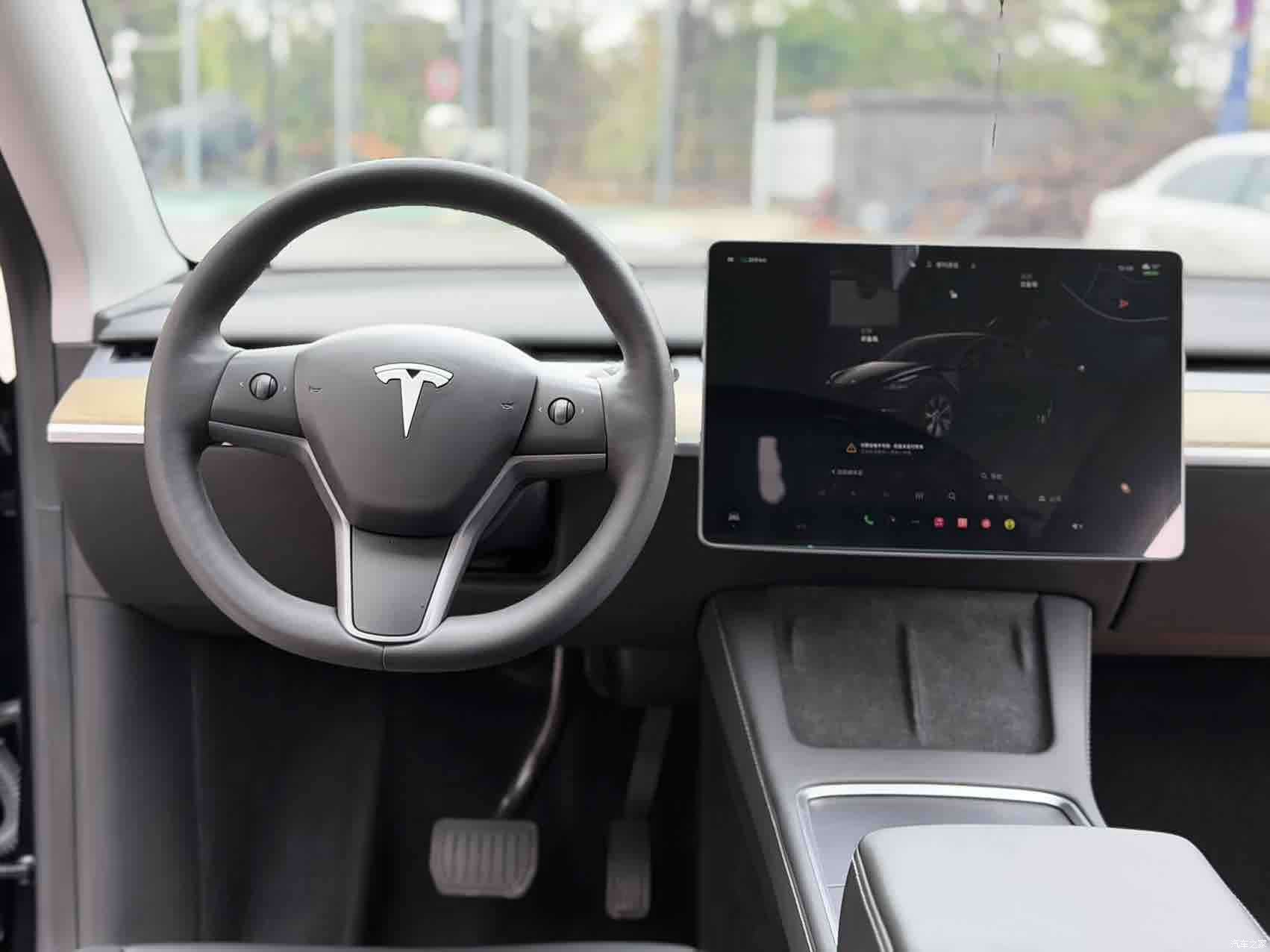 Tesla Model Y, 2023 7