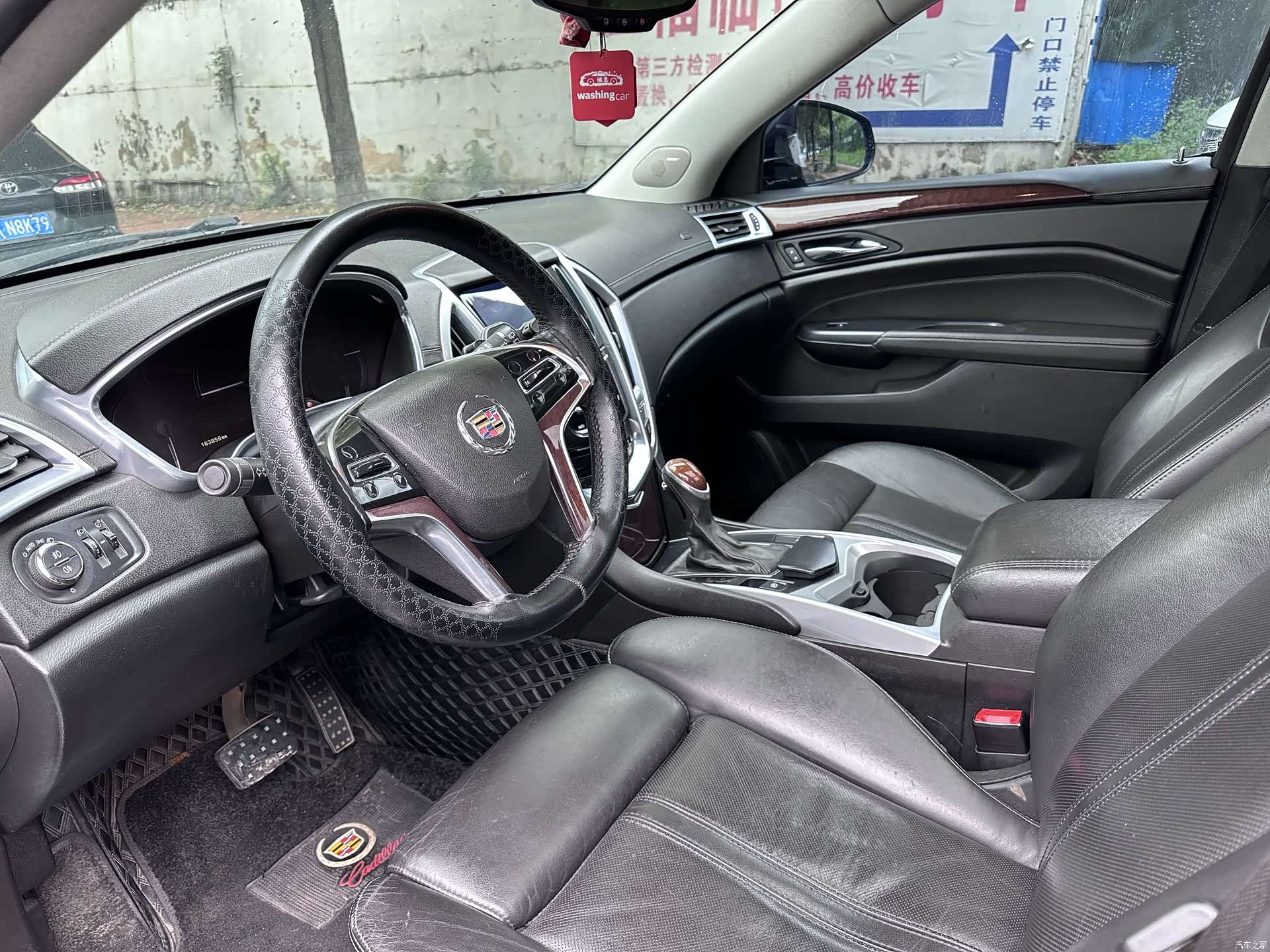 Cadillac SRX, 2013 4
