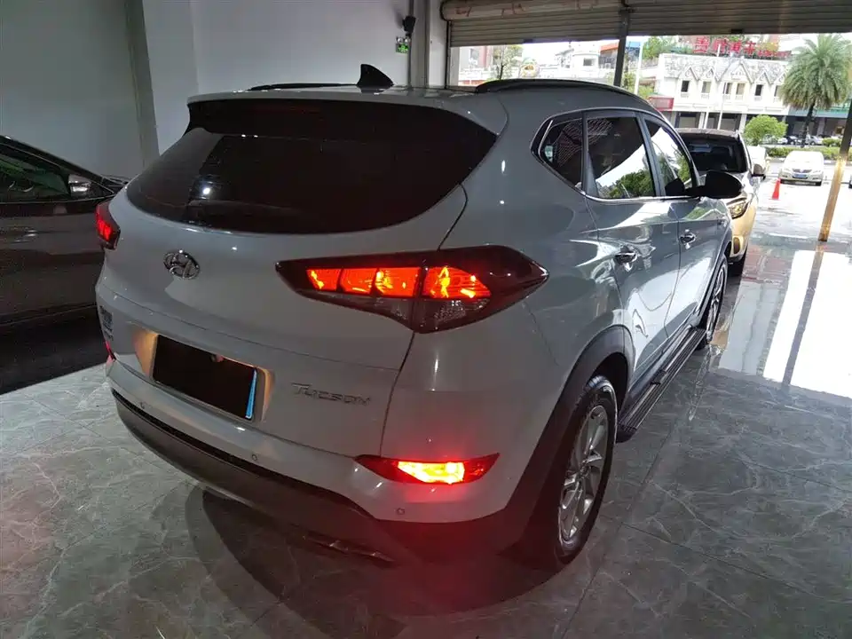 Hyundai Tucson