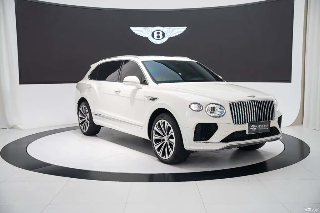Bentley Bentayga, 2023 3