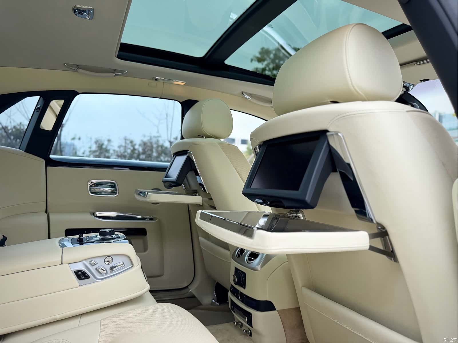 Rolls-Royce Ghost, 2011 20