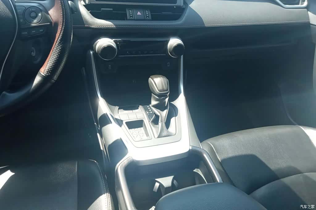 Toyota RAV4, 2020 16