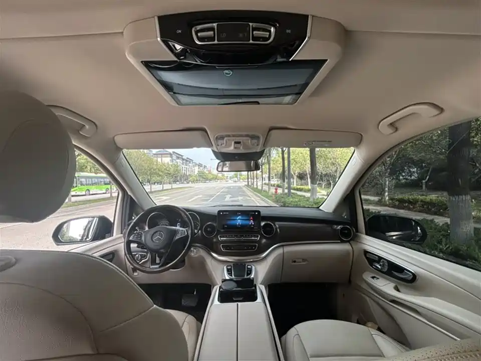 Mercedes-Benz V-class