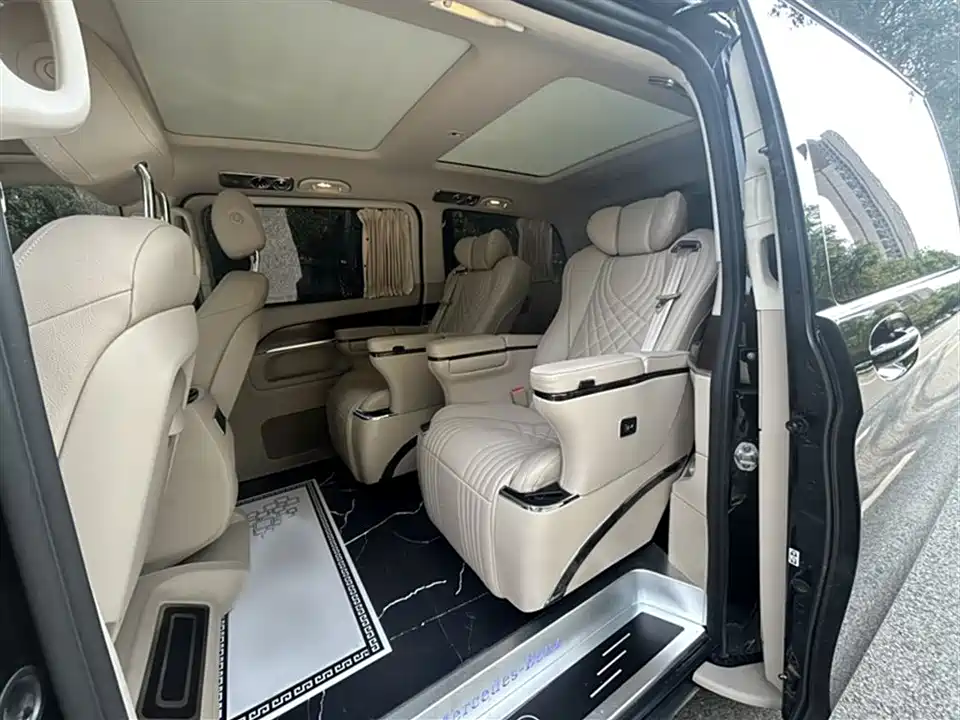 Mercedes-Benz V-class