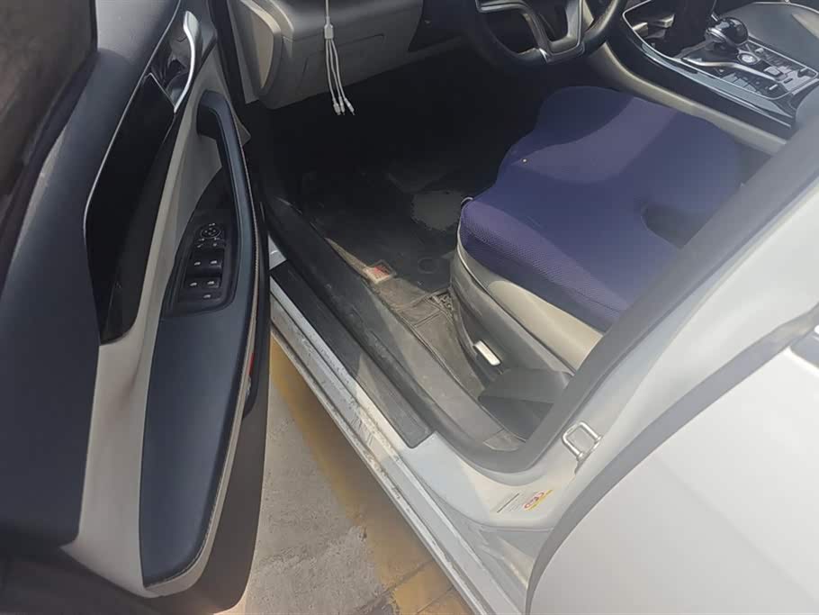 BYD Qin Yuan BYD Qin Yuan
