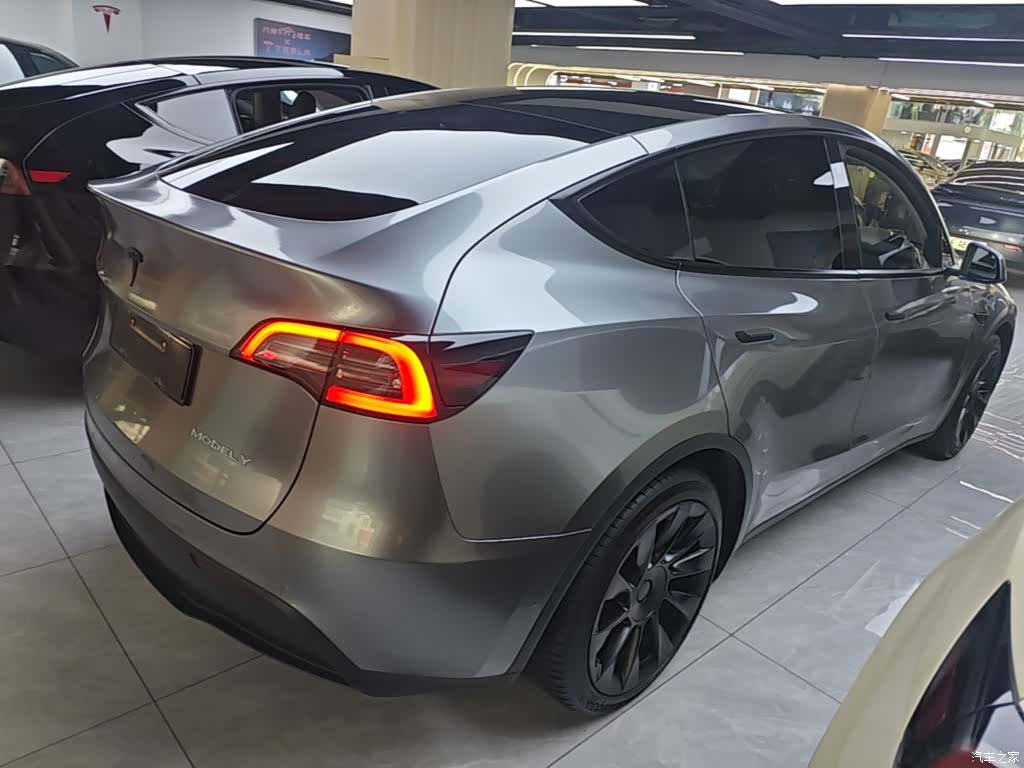 Tesla Model Y, 2021 7