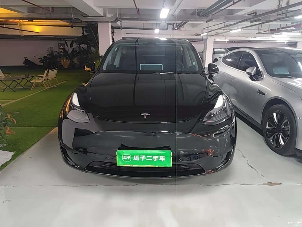 Tesla Model Y, 2022 3
