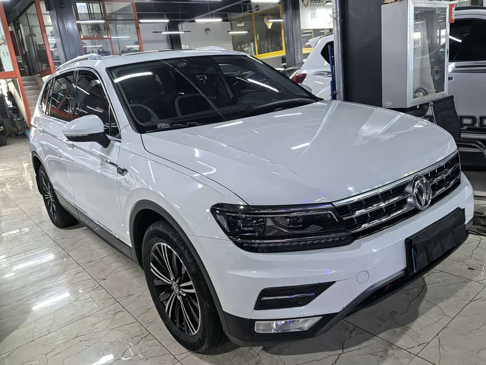 Volkswagen Tiguan L