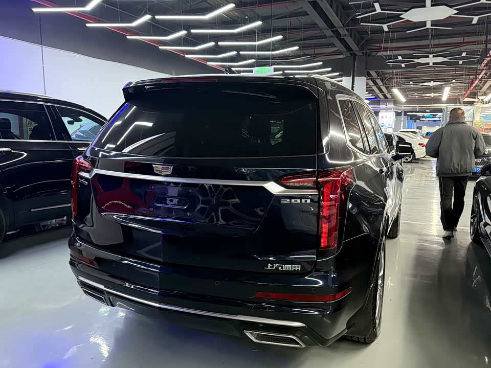 Cadillac XT6