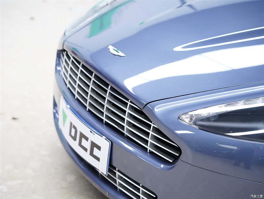 Aston Martin Rapide, 2011 13