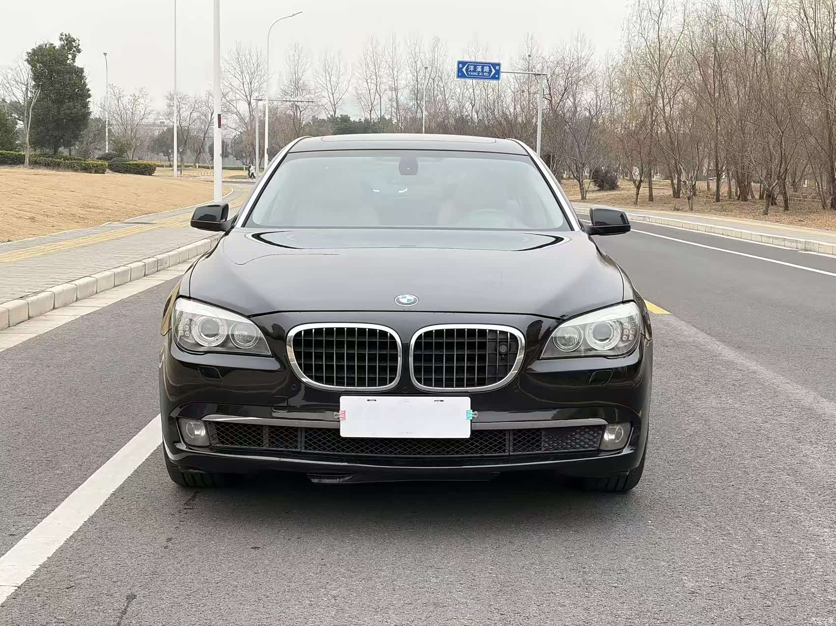 BMW 7 Series, 2011 3