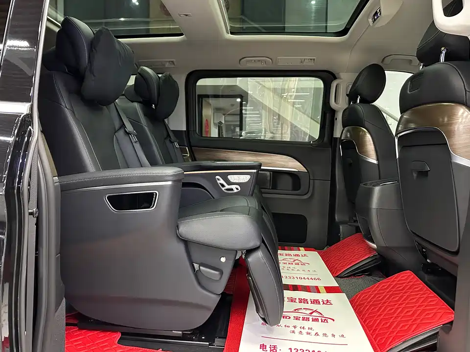 Mercedes-Benz V-class