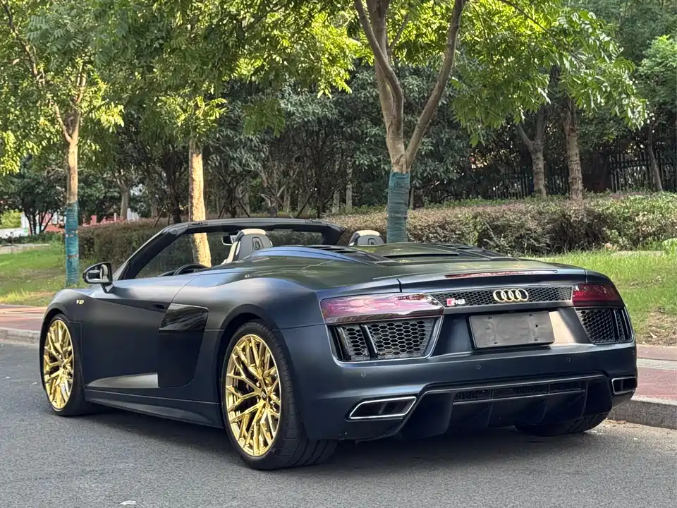 Audi R8