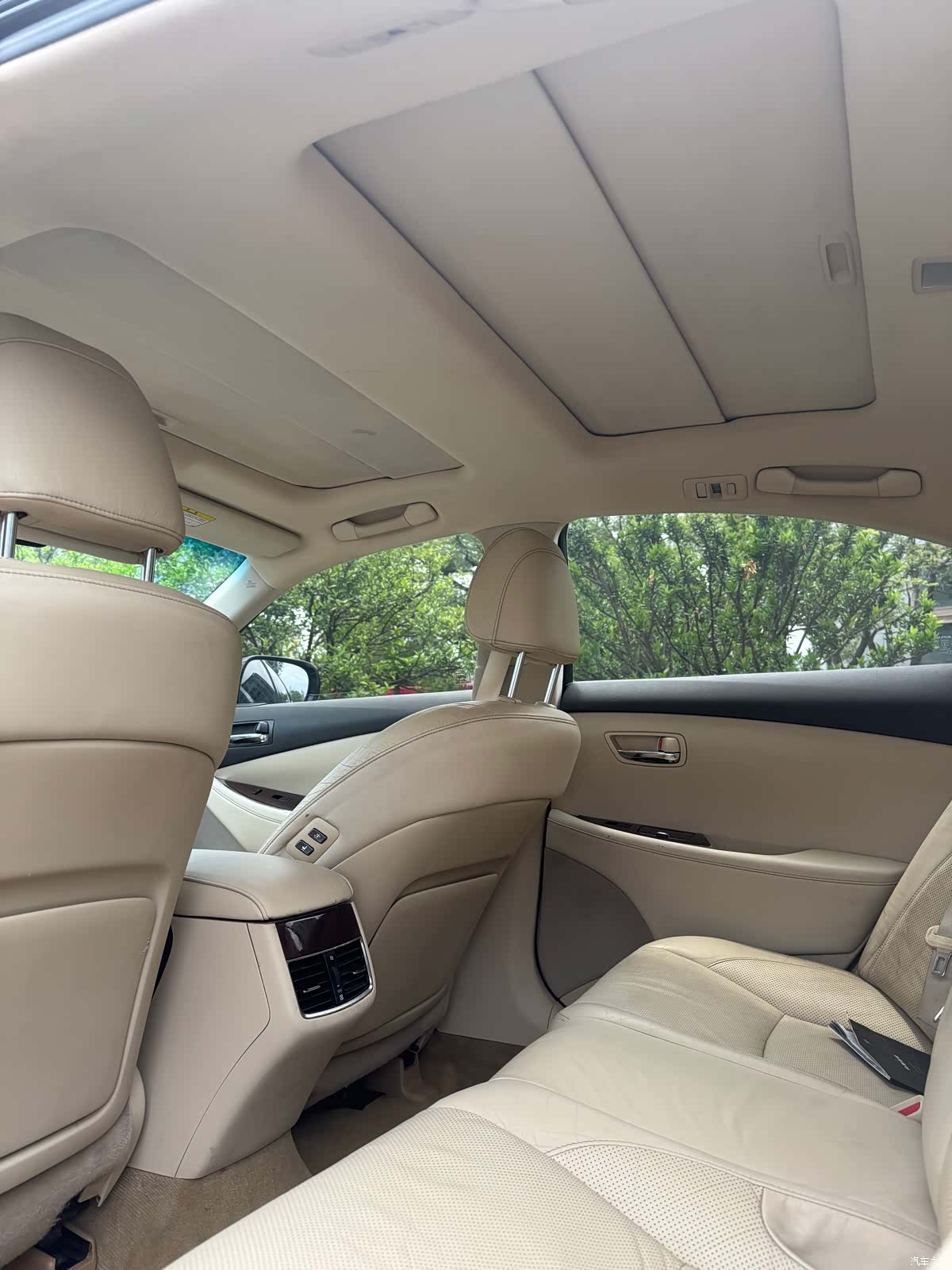 Lexus ES, 2010 10