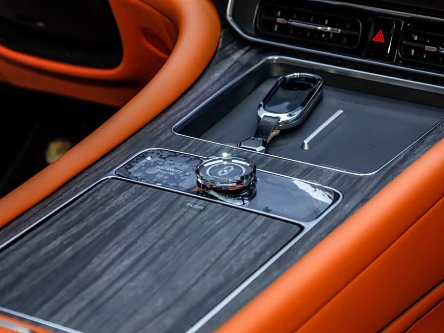 AITO Ask the world M9