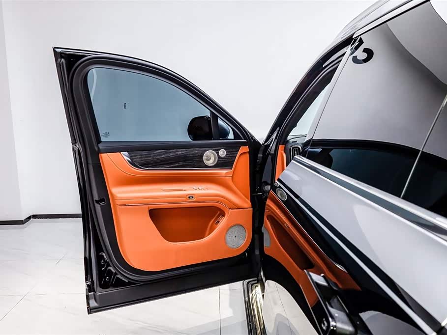 AITO Ask the world M9