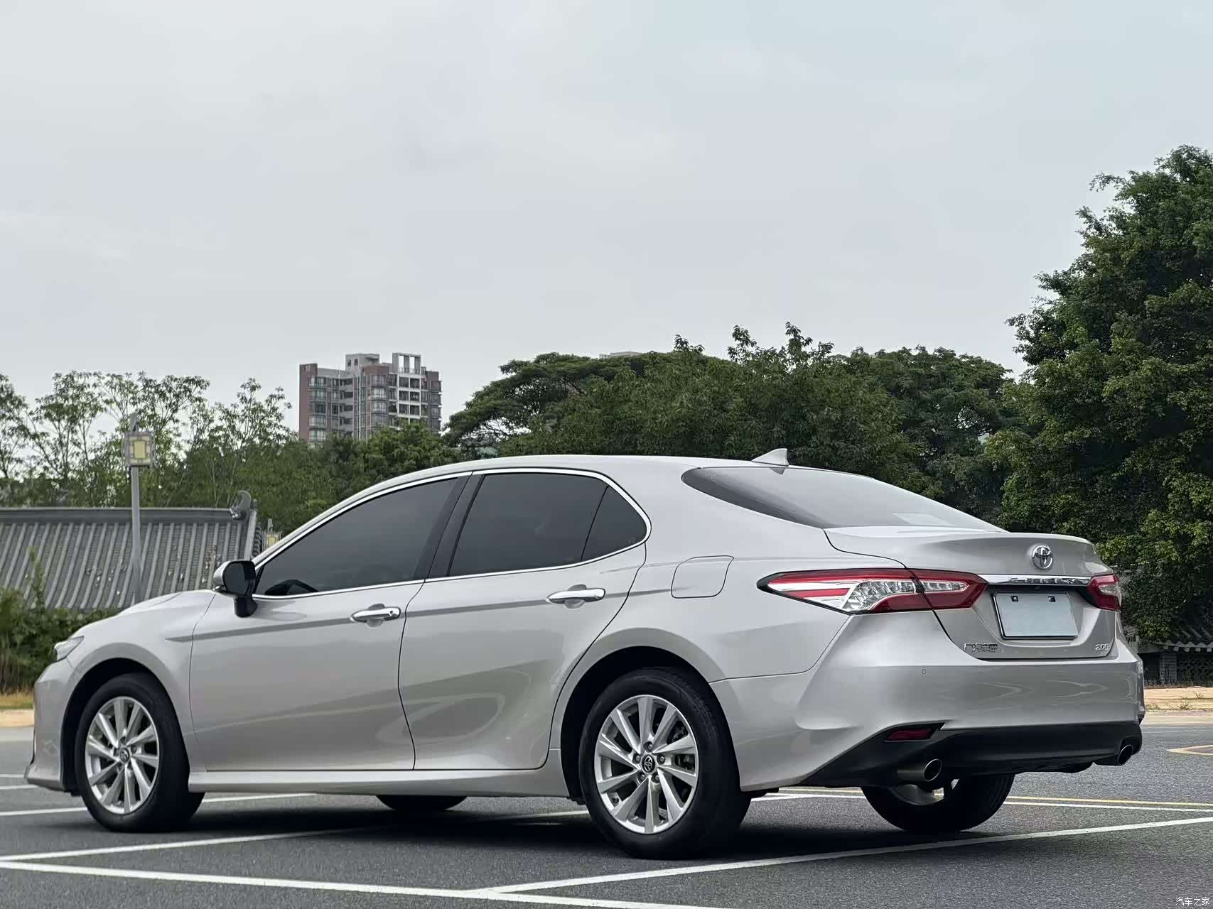 Toyota Camry, 2021 16