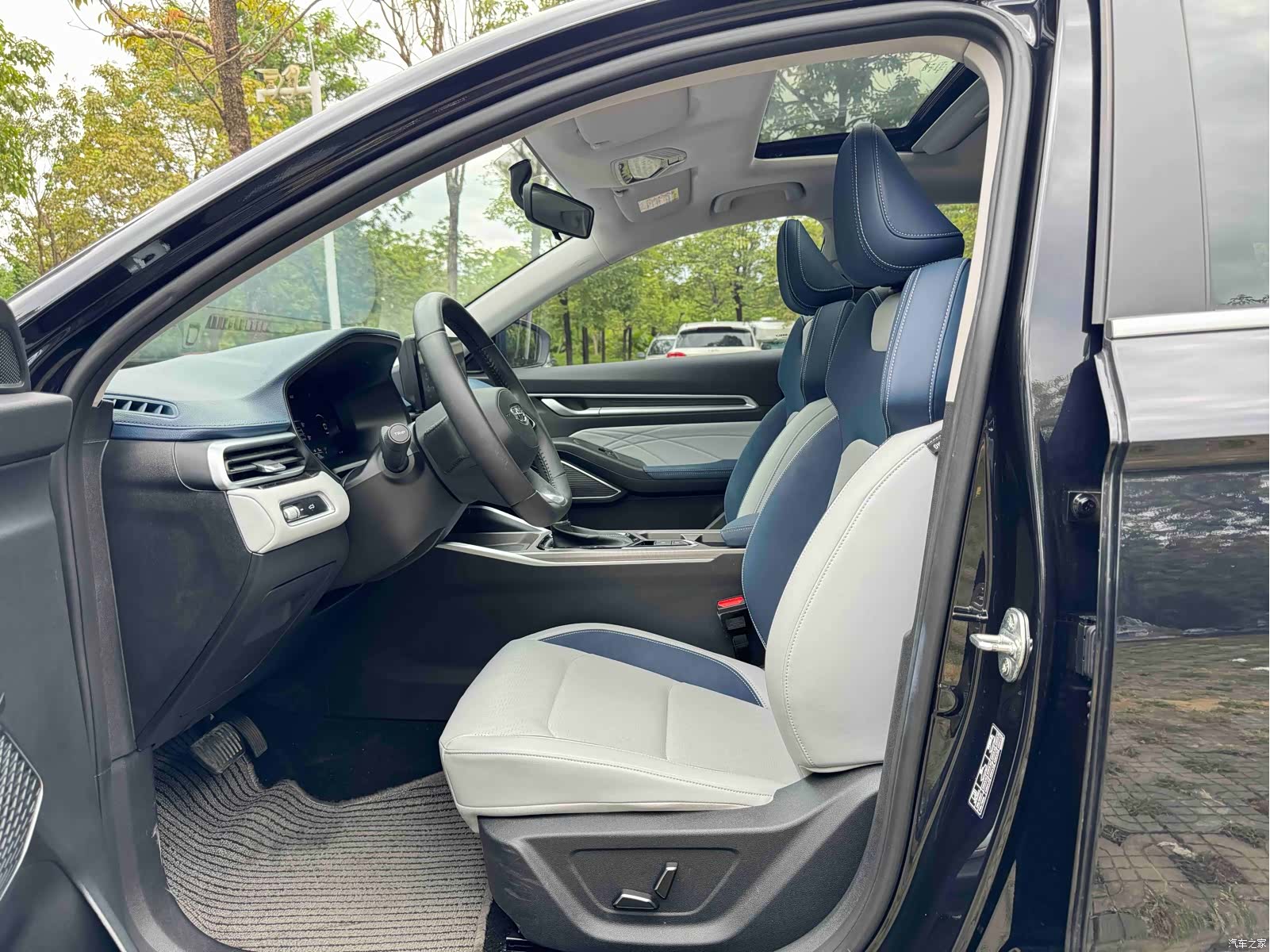 Geely Emgrand, 2022 9