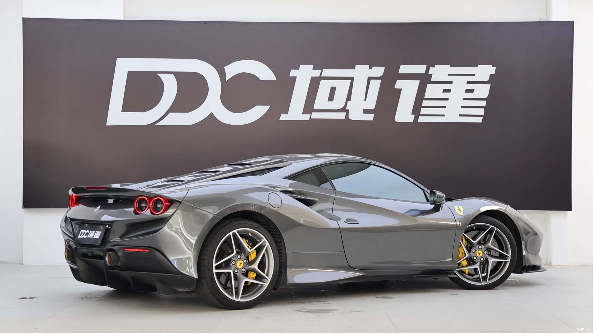 Ferrari F8, 2021 6