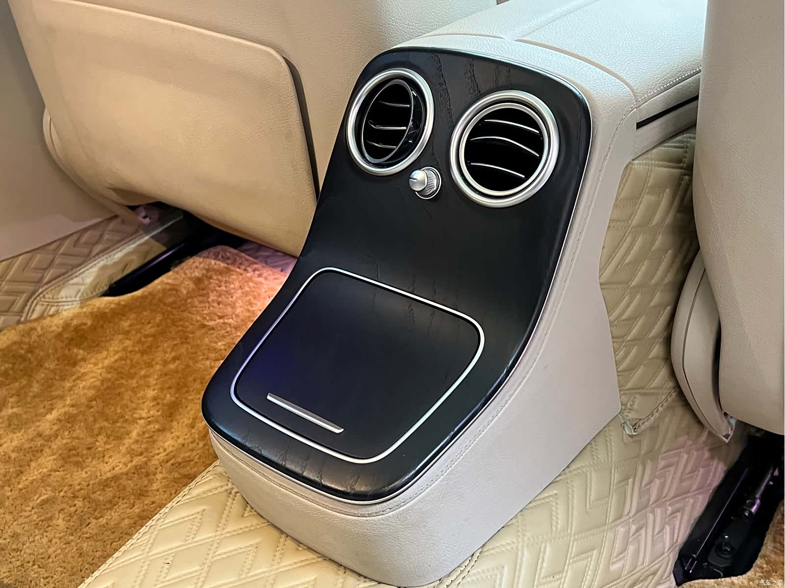 Mercedes-Benz E-Class, 2021 24