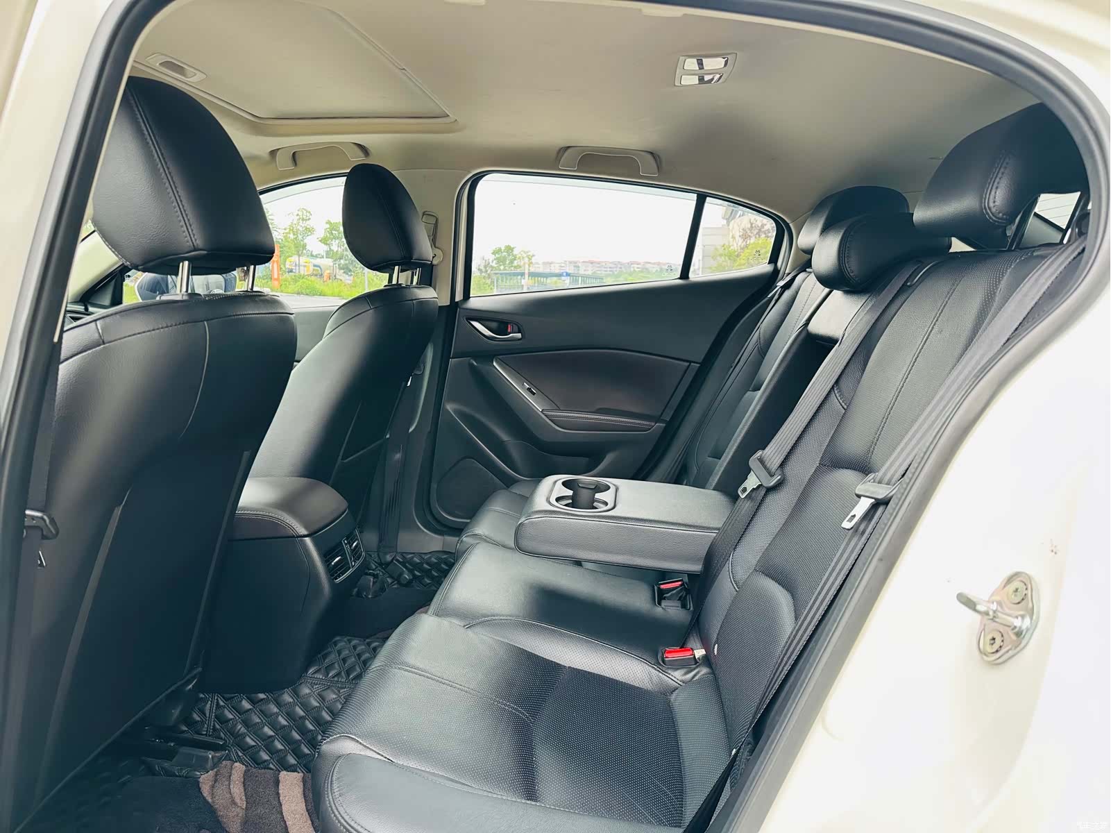 Mazda Mazda3, 2018 все фото