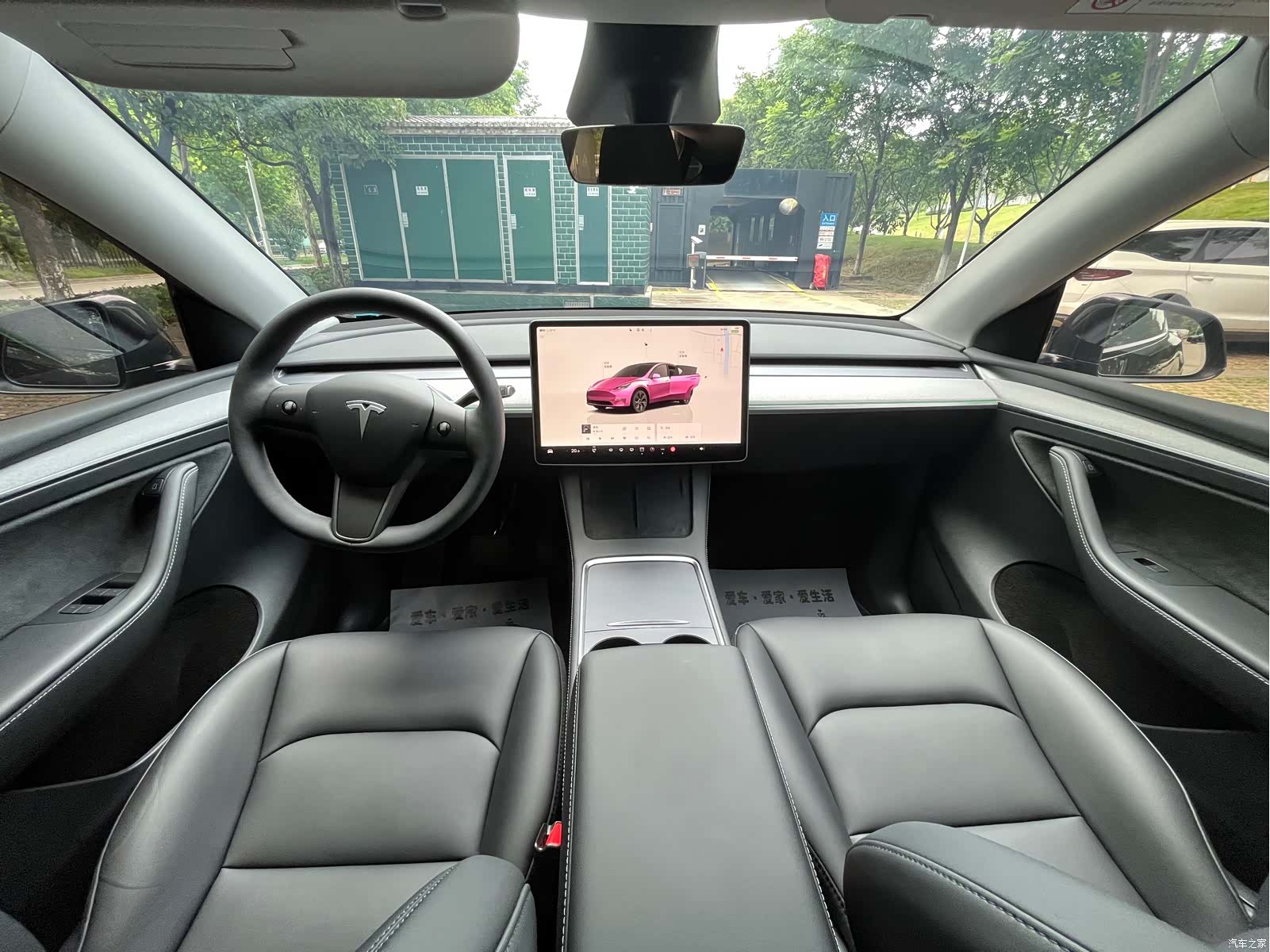 Tesla Model Y, 2024 16
